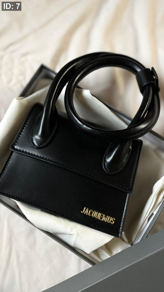 شنطة - JACQUEMUS le chiquito Noeud / شامل علبة الشركة