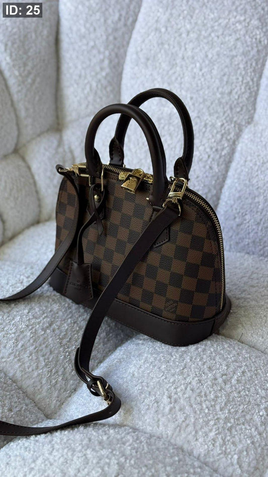 شنطة هرمي - LOUIS VUITTON / شامل علبة كوبي ماستر مع قفل ومفتاح