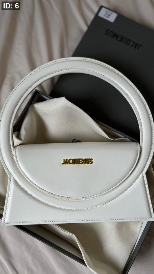 شنطة - JACQUEMUS le Sac Rond / شامل علبة الشركة