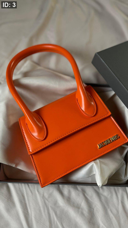 شنطة - JACQUEMUS le chiquito Moyen / شامل علبة الشركة