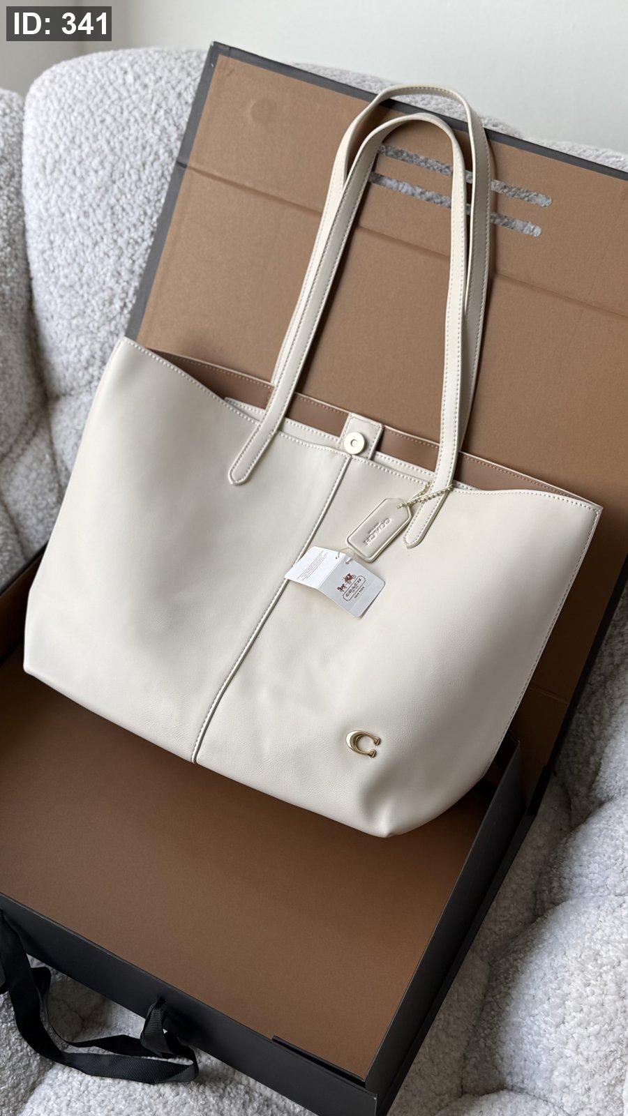 شنطة - Coach north tote bag 32 / شامل بوكس كواليتي ماستر