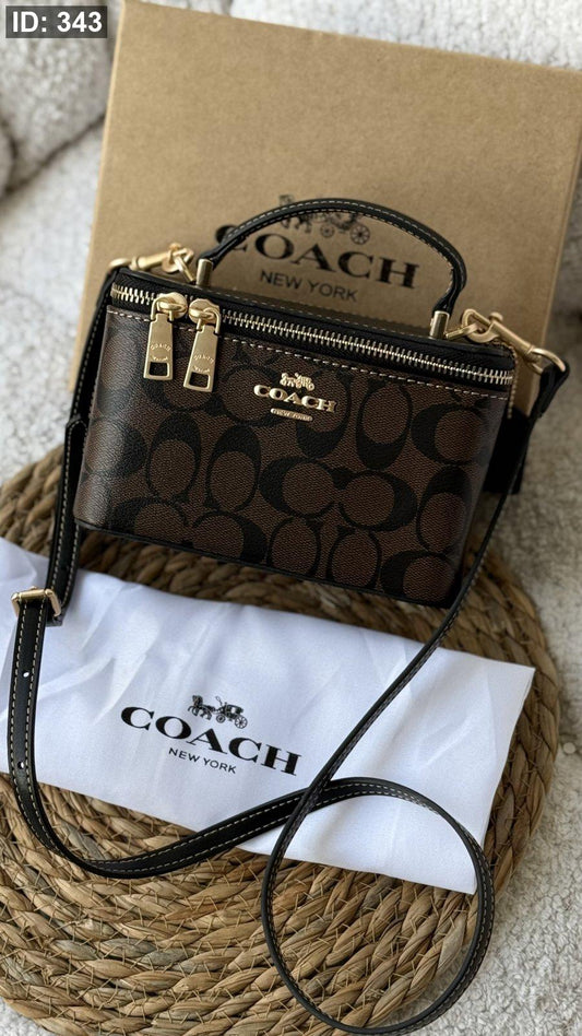 شنطة - Coach vanity case bag / شامل علبة وكيس الشركة كواليتي ماااستر