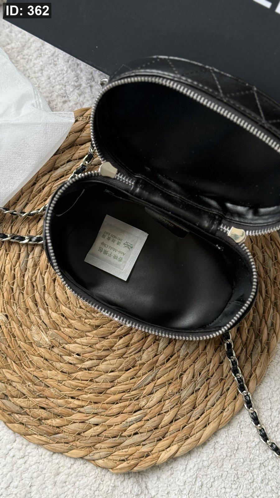 شنطة - chanel makeup bag Cylinder كواليتي ماستر