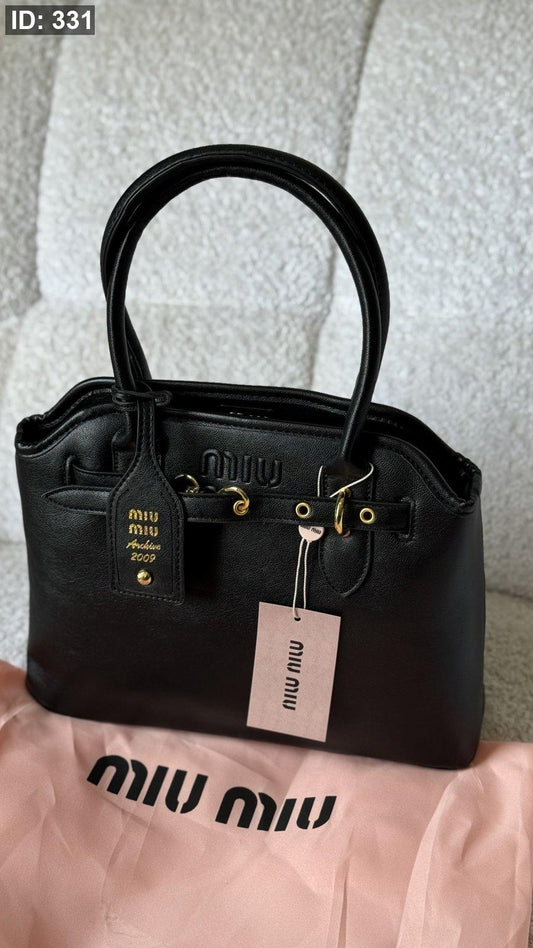 شنطة - Miu Miu Aventure nappa leather bag كواليتي ماستر - قاعدة 30 cm