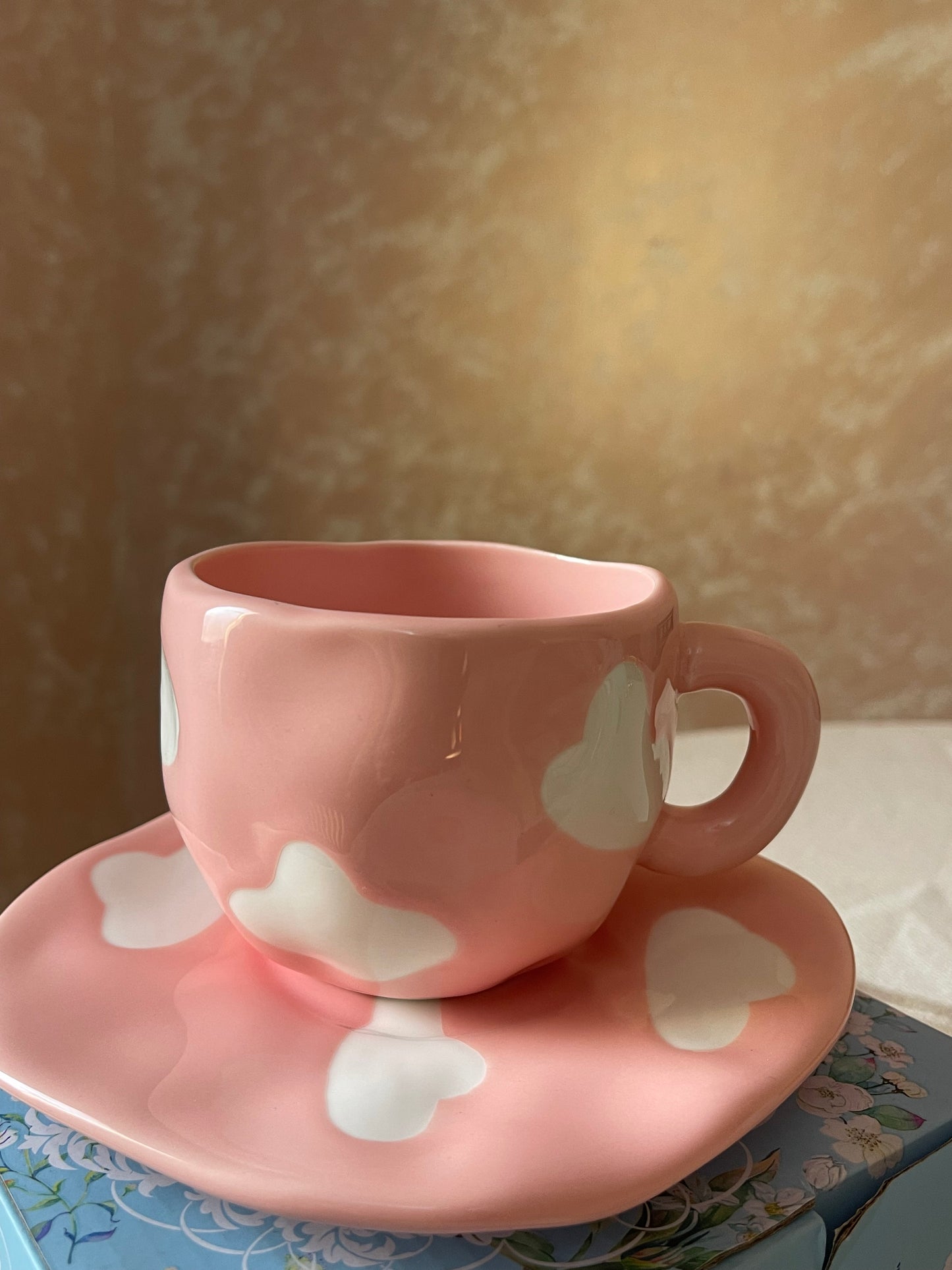 مج الغيمة بلونه الوردي 🎀.
