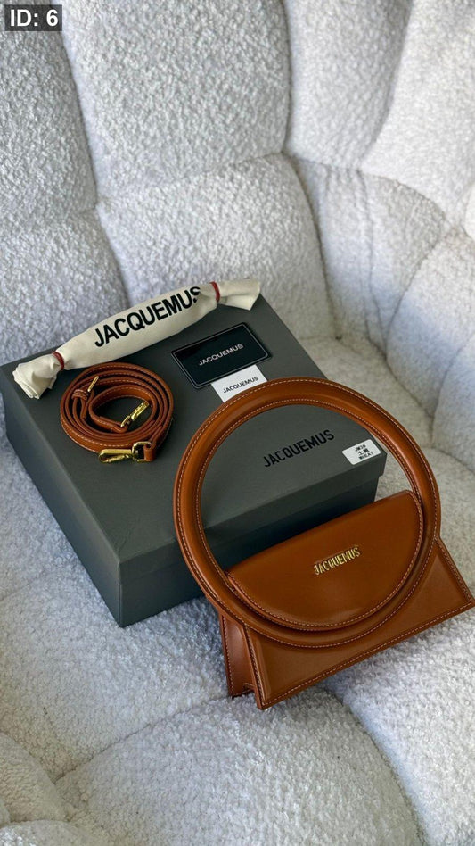 شنطة - JACQUEMUS le Sac Rond / شامل علبة الشركة