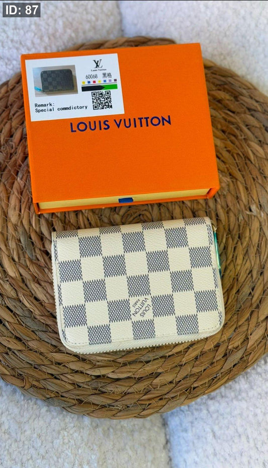 جزدان - LV Small zip around / شامل علبة كوبي ماستر