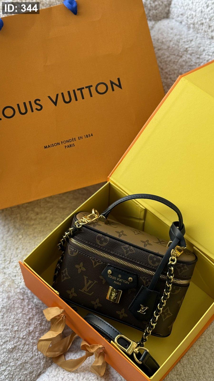 شنطة - Louis Vuitton vanity chain / شامل علبة وكيس الشركة كواليتي ماستر