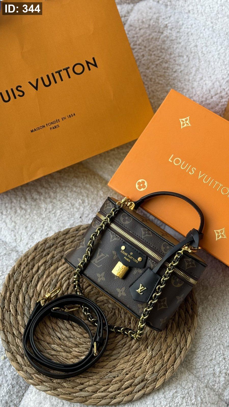 شنطة - Louis Vuitton vanity chain / شامل علبة وكيس الشركة كواليتي ماستر