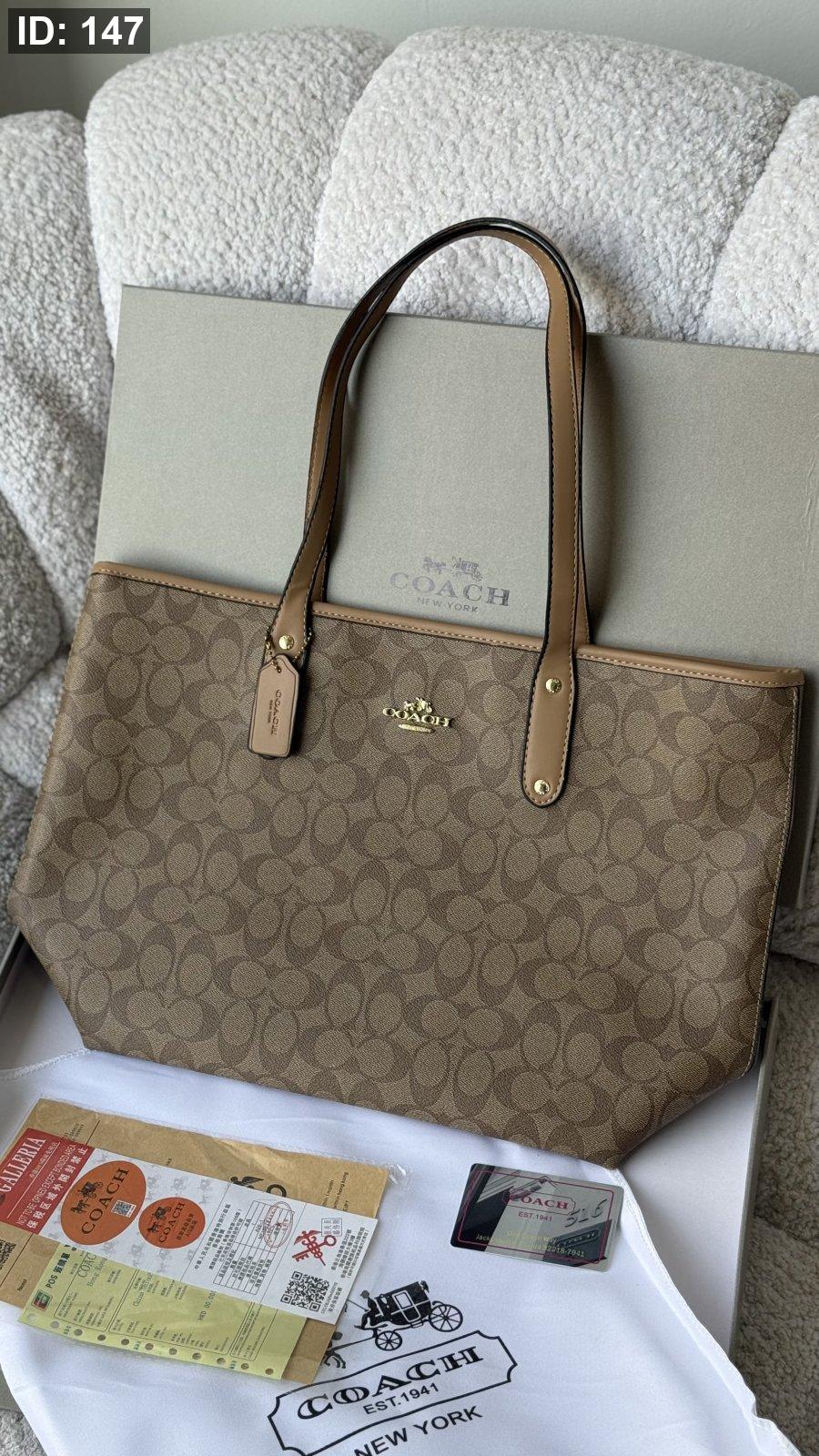 شنطة -coach reversible tote / شامل بوكس كواليتي ماستر