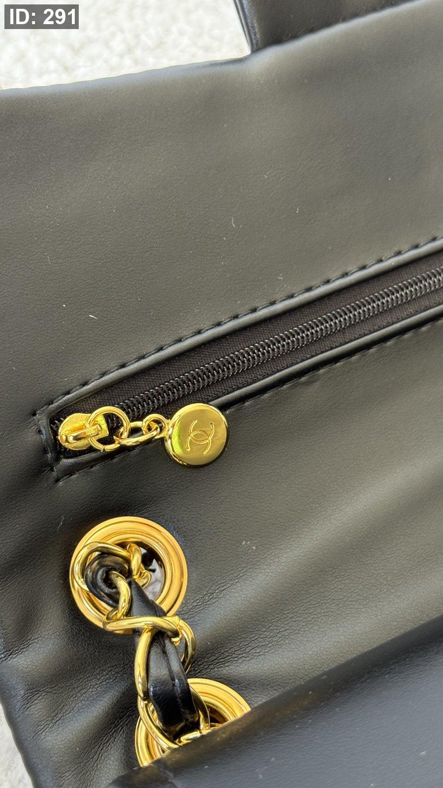 شنطة - CHANEL CLASSIC / شامل علبة
