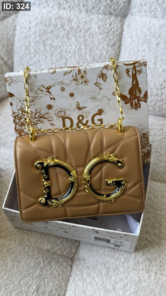 شنطة - Dolce & Gabbana DG Girls / شامل علبة كواليتي ماستر