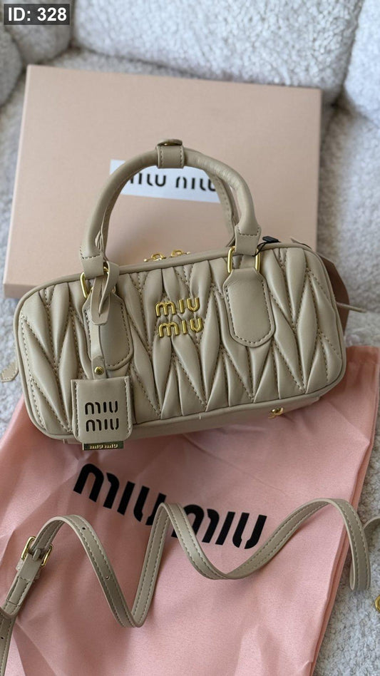 شنطة - Miu Miu Arcadie Matelassé leather / شامل العلبة قاعدة 20 سم / كواليتي ماستر