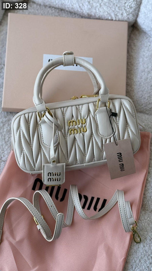 شنطة - Miu Miu Arcadie Matelassé leather / شامل العلبة قاعدة 20 سم / كواليتي ماستر