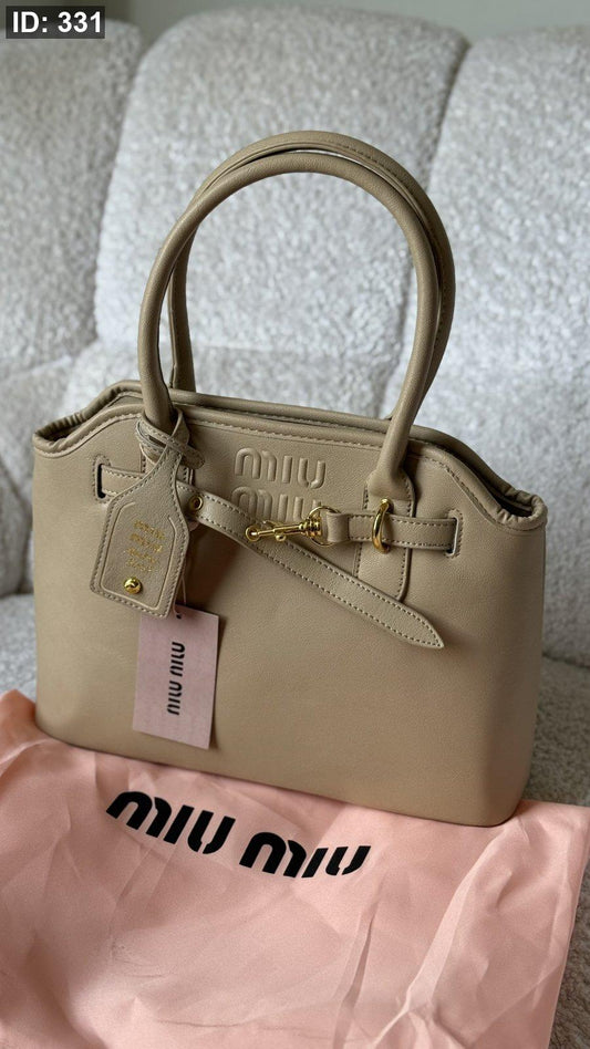 شنطة - Miu Miu Aventure nappa leather bag كواليتي ماستر - قاعدة 30 cm