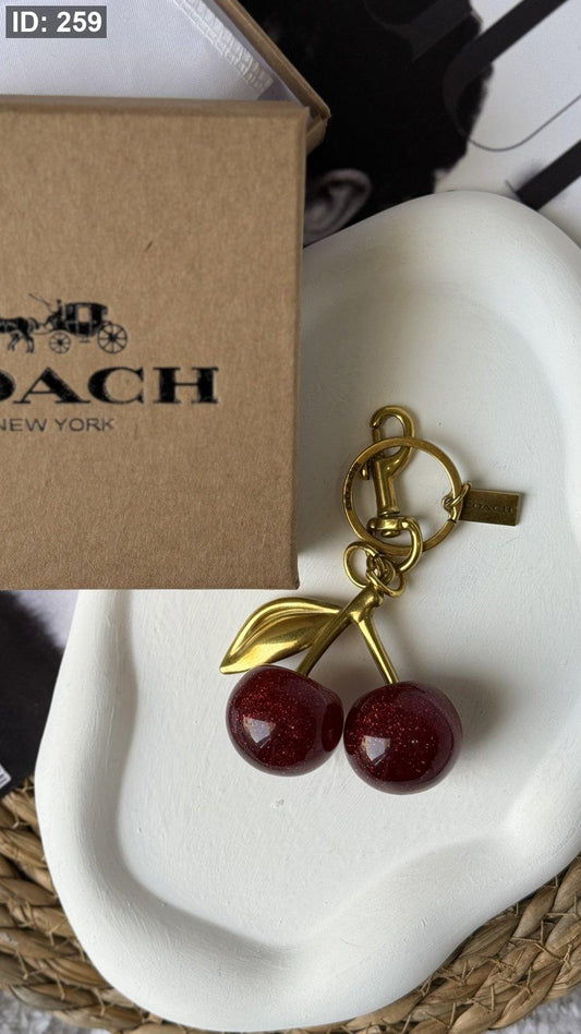Charms الكرزة