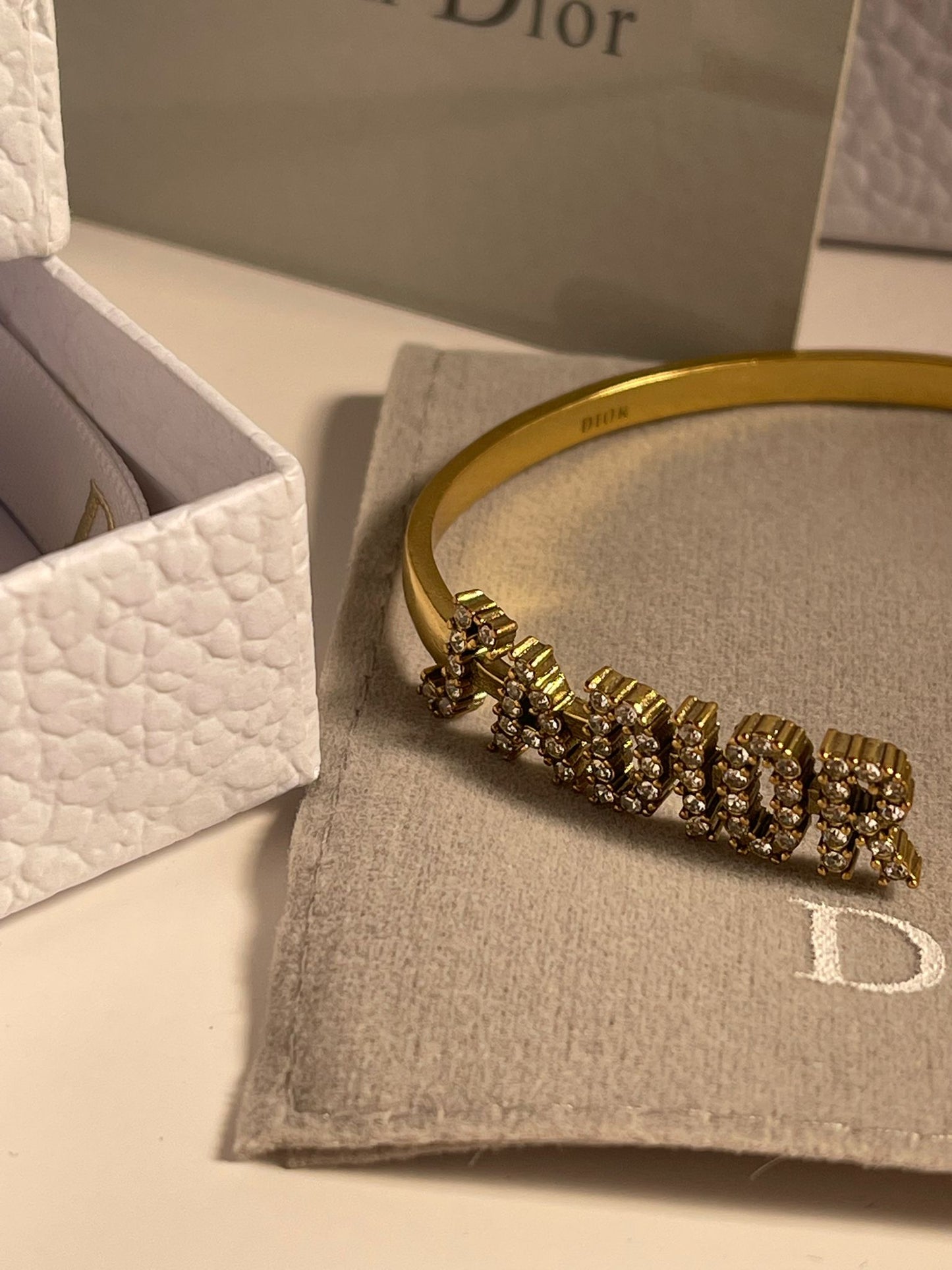 اسوارة Dior / شامل البكج
