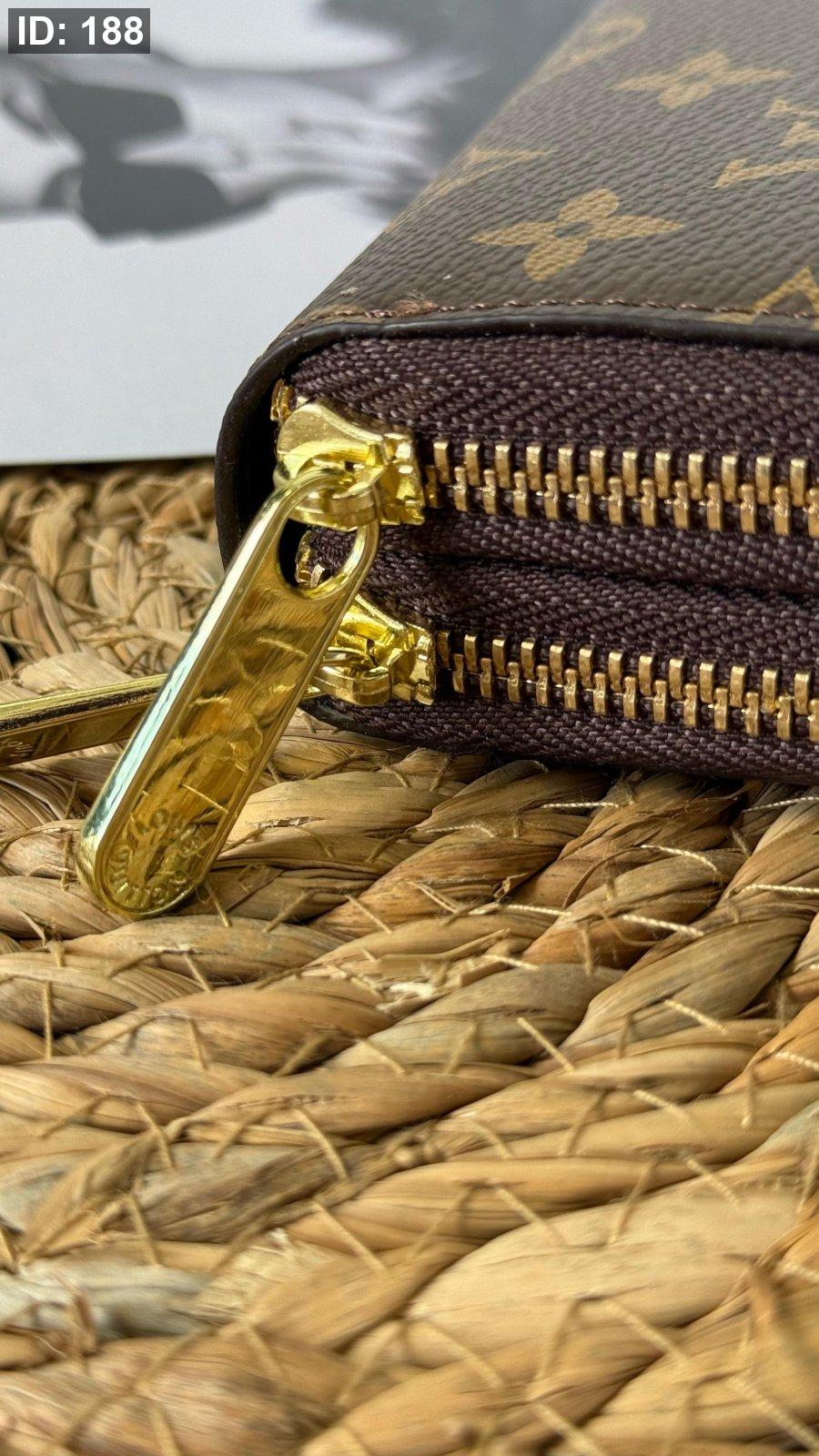 جزدان - Louis Vuitton كبير / سحابين كواليتي ماستر